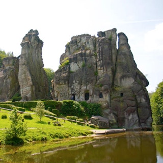 Felsen im Wald
